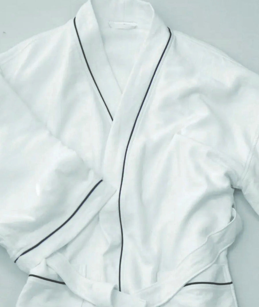 Lady White Bath Robe With Black Piping